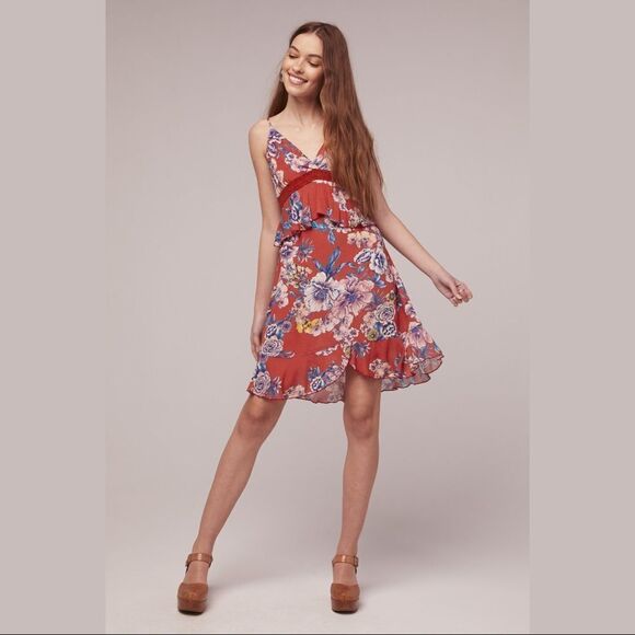 ✨HP✨Desert Rose Floral Ruffled Mini Dress✨ - Picture 1 of 4